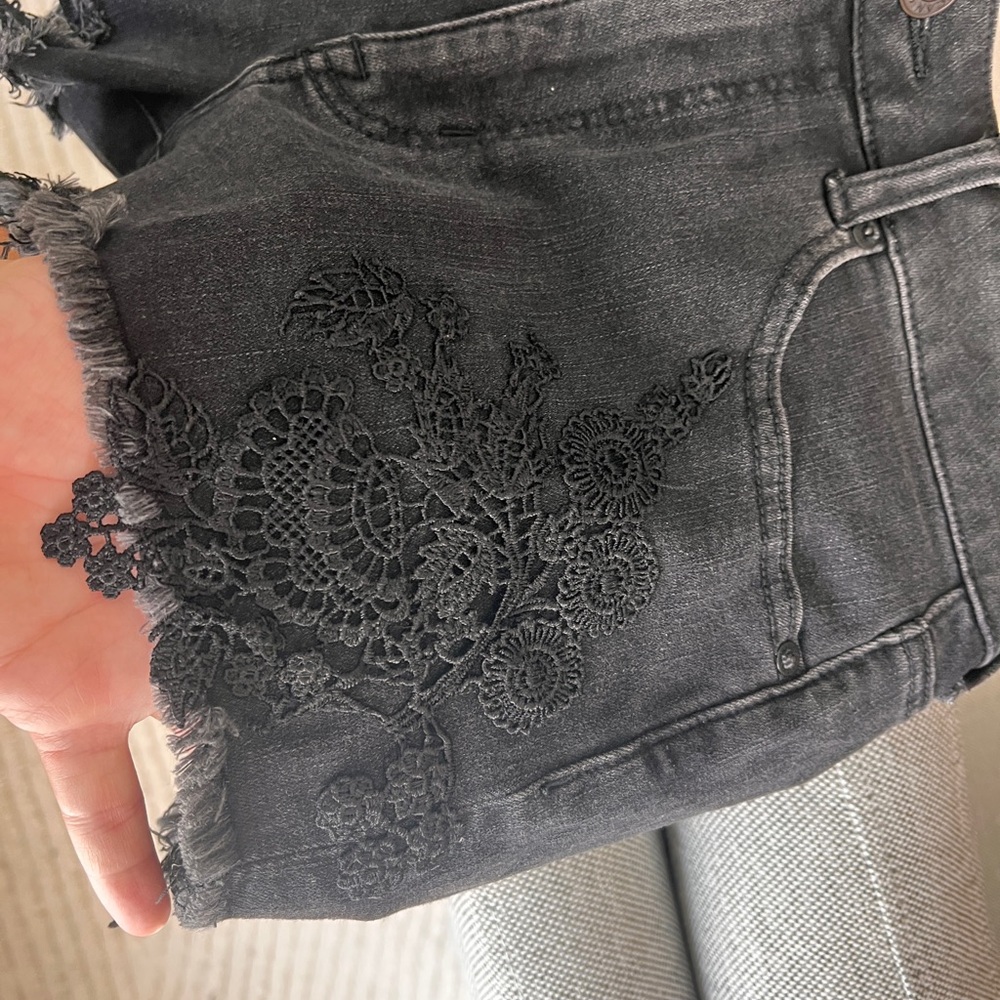 Black Lace Trim Women Jean Shorts - Picture 5 of 7